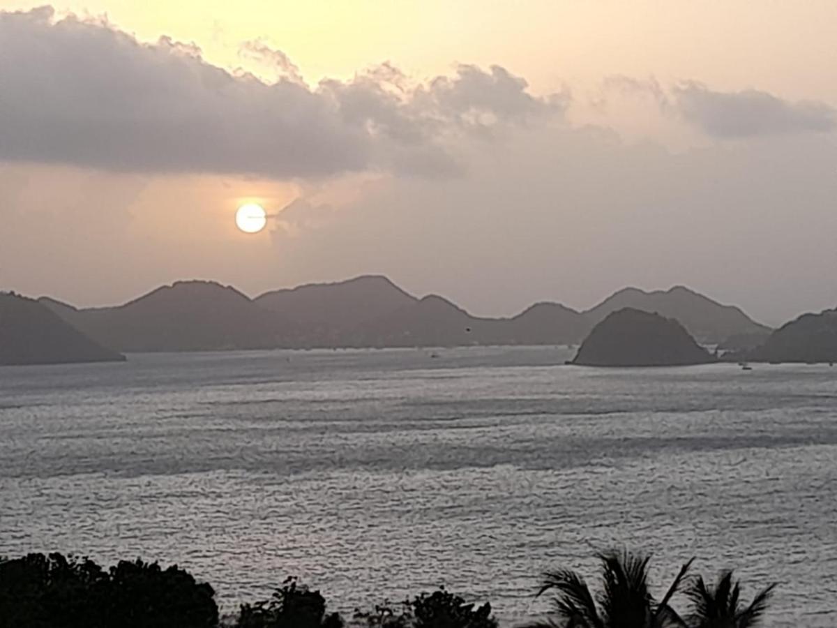 Villa KAZ ANOLI vue époustouflante sur la baie à Terre-de-Bas Extérieur photo