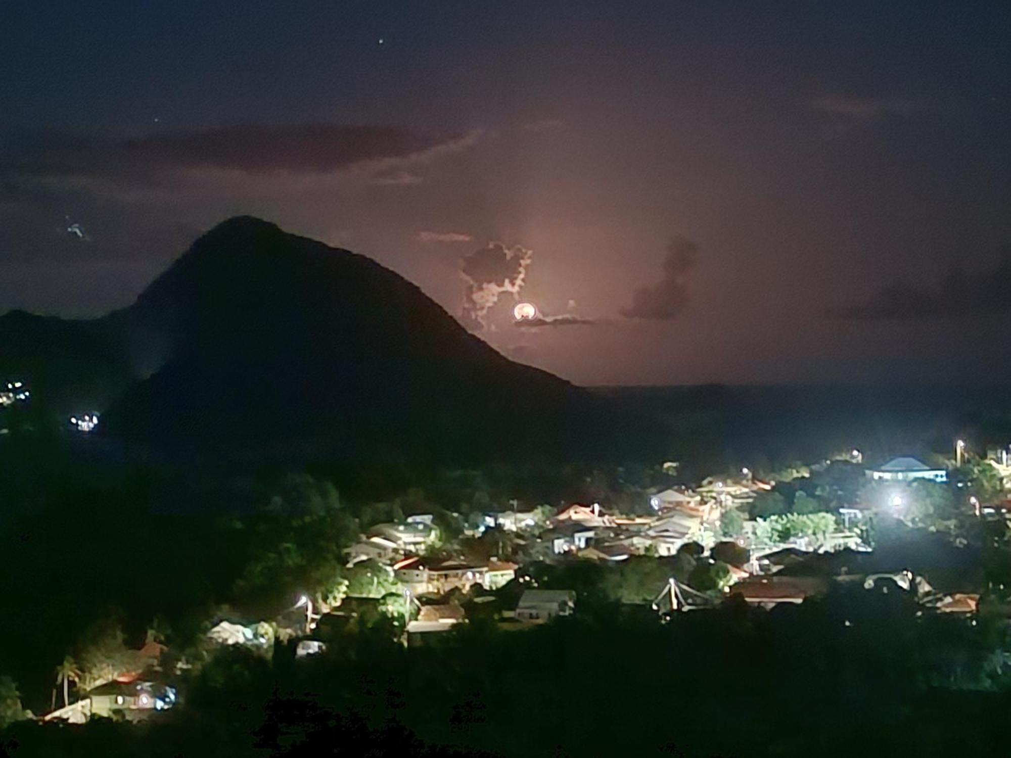 Villa KAZ ANOLI vue époustouflante sur la baie à Terre-de-Bas Extérieur photo