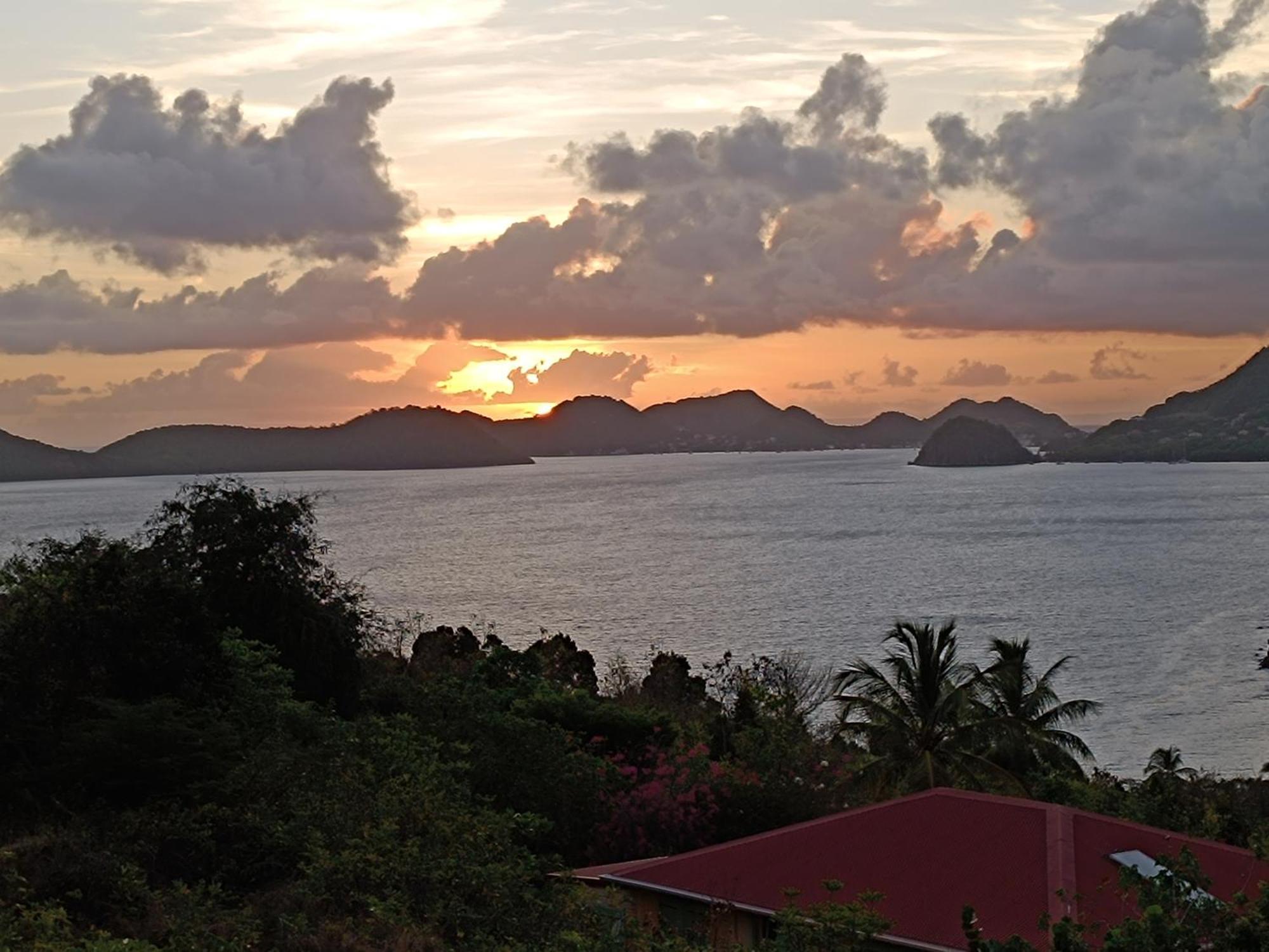 Villa KAZ ANOLI vue époustouflante sur la baie à Terre-de-Bas Extérieur photo